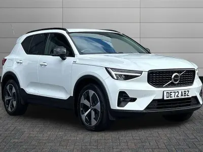 Second-hand Volvo XC40 Plus 197 CP (144 kW) 2022 Alb SUV