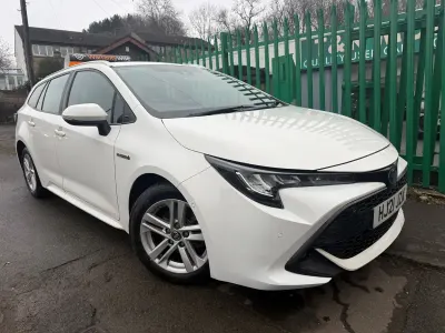 Used Toyota Corolla 122 HP (89 kW) 2021 White Estate