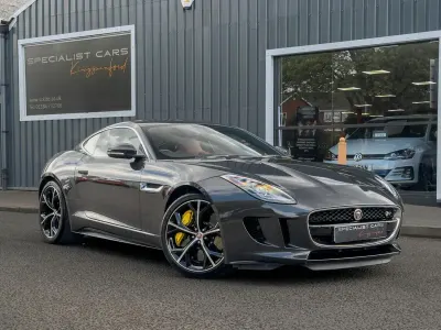 Usado Jaguar F-Type R 550 HP (404 kW) 2014 Cinzento Coupé