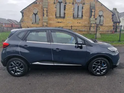 Begagnad Renault Captur Dynamique 90 HK (66 kW) 2014 Blå SUV