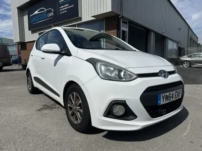 Used Hyundai i10 Premium 87 HP (63 kW) 2015 White Hatchback