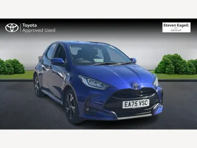 Used Toyota Yaris Design 2025 Blue Hatchback