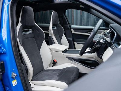 Second-hand Jaguar F-Pace SVR 550 CP (404 kW) 2023 Albastru SUV