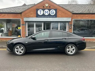 Used Vauxhall Insignia Design Edition 165 HP (121 kW) 2018 Black Hatchback