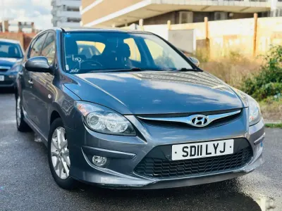 Used Hyundai i30 Comfort 108 HP (79 kW) 2011 Grey Hatchback