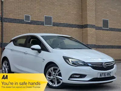 Used Vauxhall Astra SRi 2016 White Hatchback