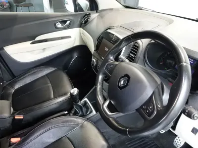 Used Renault Captur GT-Line 90 HP (66 kW) 2019 Blue SUV