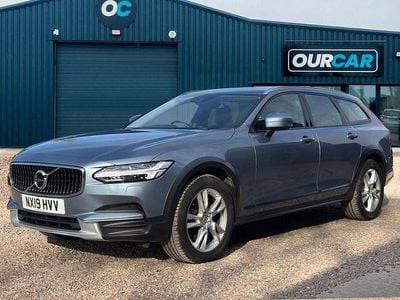 Used Volvo V90 CC 190 HP (139 kW) 2019 Blue Estate