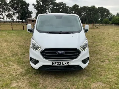 Used Ford Transit Custom Limited 130 HP (95 kW) 2022 White Van