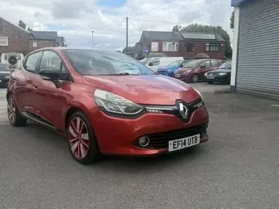 Used Renault Clio Dynamique 90 HP (66 kW) 2014 Red Hatchback