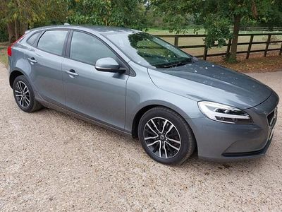 Used Volvo V40 Momentum 120 HP (88 kW) 2018 Grey Estate