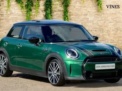 Used Mini Cooper S Exclusive 176 HP (129 kW) 2024 Green Hatchback