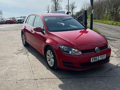 Used VW Golf VII SE 105 HP (77 kW) 2014 Red Hatchback