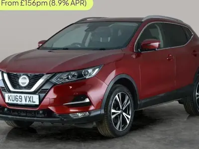 Used Nissan Qashqai N-Connecta 116 HP (85 kW) 2019 Red SUV
