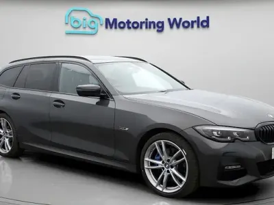 Usado BMW 330e M Sport 292 HP (214 kW) 2022 Cinzento Carrinha