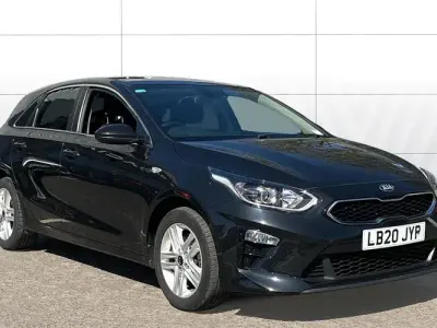 Usado Kia Ceed 120 HP (88 kW) 2020 Preto Citadino