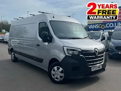 Begagnad Renault Master Business 2023 Grå Minibuss