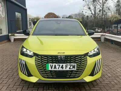 Used Peugeot e-208 GT 100 kW (136 HP) 2025 Yellow Hatchback