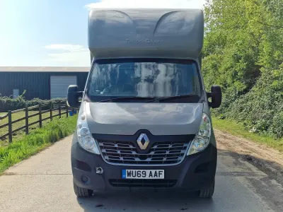 Usado Renault Master Komfort 143 HP (105 kW) 2019 Branco Cabrios