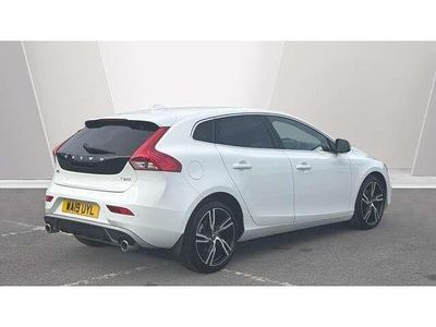 Used Volvo V40 R-Design Pro 122 HP (89 kW) 2019 White Hatchback