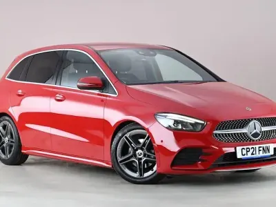Usado Mercedes B200 Executive 150 HP (110 kW) 2021 Vermelho Monovolume