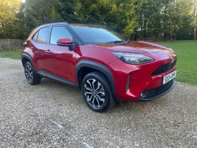 Used Toyota Yaris Cross Design 116 HP (85 kW) 2024 Red SUV
