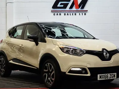 Used Renault Captur Dynamique 88 HP (64 kW) 2016 White SUV