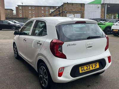 Used Kia Picanto 67 HP (49 kW) 2022 White Hatchback