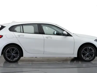 Used BMW 118 Sport Line 2021 White Hatchback