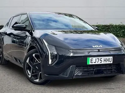 Begagnad Kia EV4 GT-Line S 150 kW (204 HK) 2025 Svart Halvkombi