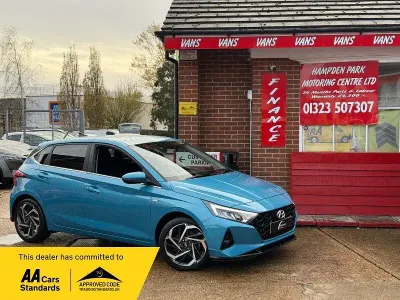 Used Hyundai i20 Premium 100 HP (73 kW) 2022 Turquoise Hatchback