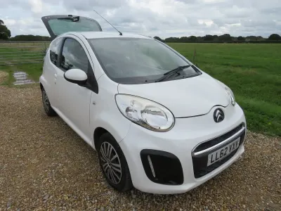 Used Citroën C1 VTR Sport 68 HP (50 kW) 2013 White Hatchback