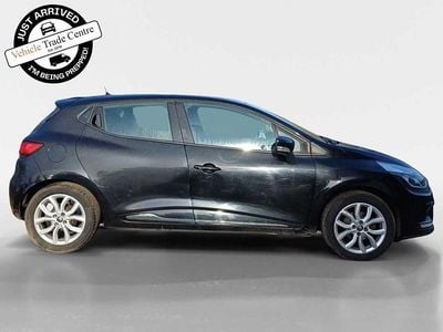 Used Renault Clio IV Dynamique 90 HP (66 kW) 2018 Black Hatchback