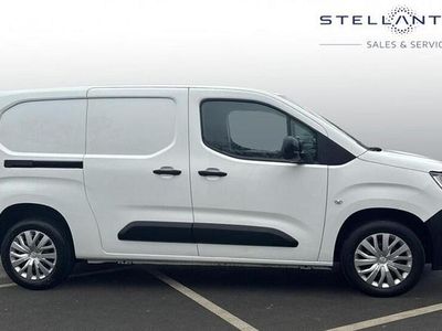 Used Peugeot Partner Premium 100 HP (73 kW) 2022 White MPV