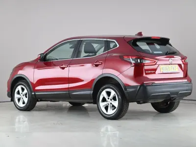 Used Nissan Qashqai Acenta Premium 116 HP (85 kW) 2019 Red SUV