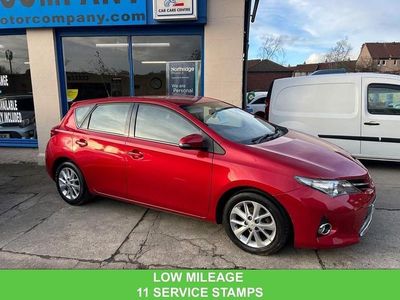 Used Toyota Auris 2014 Red Hatchback