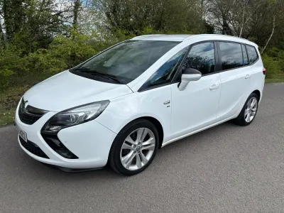 Używany Vauxhall Zafira SRi 140 KM (102 kW) 2015 Biały Minivan