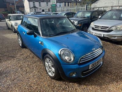 Begagnad Mini Cooper Hatch 122 HK (89 kW) 2011 Blå Halvkombi