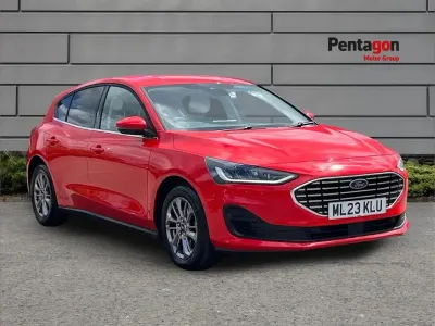 Used Ford Focus Titanium 123 HP (90 kW) 2023 Red Hatchback