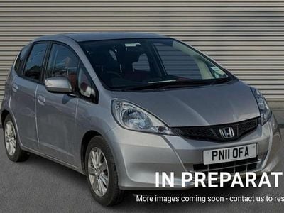 Used Honda Jazz ES 100 HP (73 kW) 2011 Silver Hatchback