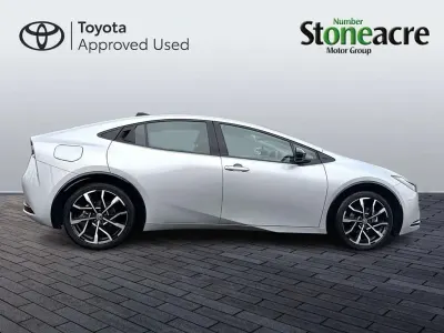 Usado Toyota Prius 220 CV (161 kW) 2025 Plateado Utilitario