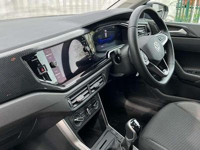 Begagnad VW Polo Match 95 HK (69 kW) 2024 Grå Halvkombi