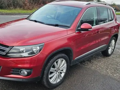 Usado VW Tiguan Edition 150 HP (110 kW) 2015 Vermelho SUV