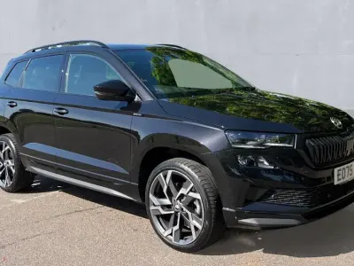 Gebraucht Skoda Karoq SportLine 150 PS (110 kW) 2025 Schwarz SUV