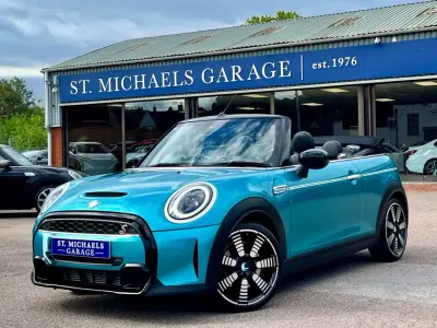 Begagnad Mini Cooper S Cabriolet 2023 Blå Cab