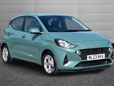 Used Hyundai i10 SE 67 HP (49 kW) 2023 Mangrove green Hatchback