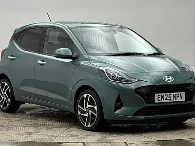 Used Hyundai i10 Premium 79 HP (58 kW) 2025 Green Hatchback