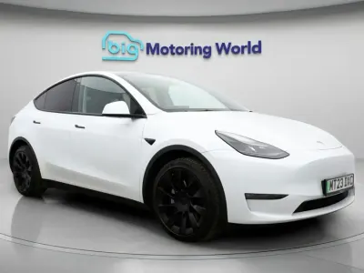 Begagnad Tesla Model Y Long Range AWD 378 kW (514 HK) 2023 Vit SUV