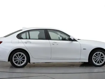 Used BMW 330e 292 HP (214 kW) 2022 White Sedan