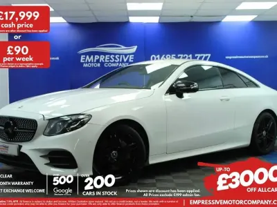 Gebraucht Mercedes E220 AMG line 2019 Weiß Coupé